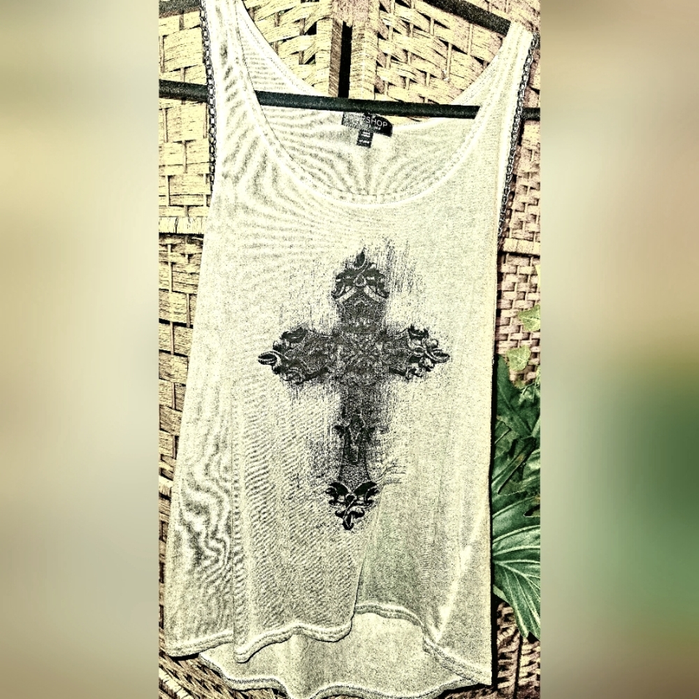 Top Shop size 2 tank top..(extra small)